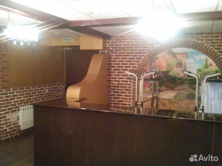 Помещение общественного питания, 305 м²