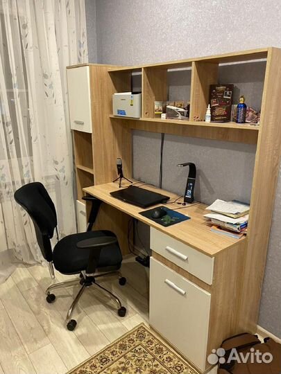 Письменный стол