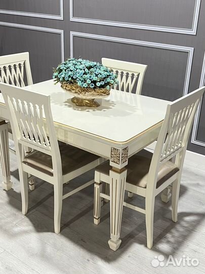 Комплект стол и стулья 