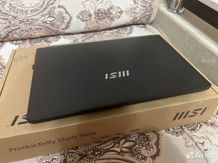 Ноутбук MSI Modern 15 B12M-215XRU