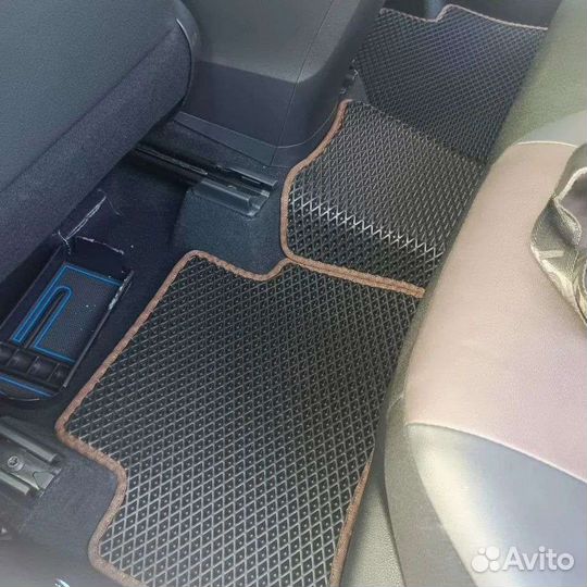 Готовый комплект EVA ковриков Toyota C-HR передний