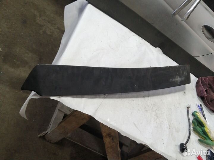 Спойлер крышки багажника golf 3