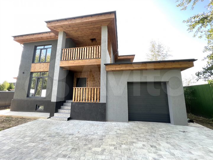 Коттедж 285 м² на участке 6,5 сот.