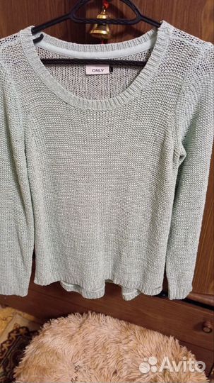 Свитер женский