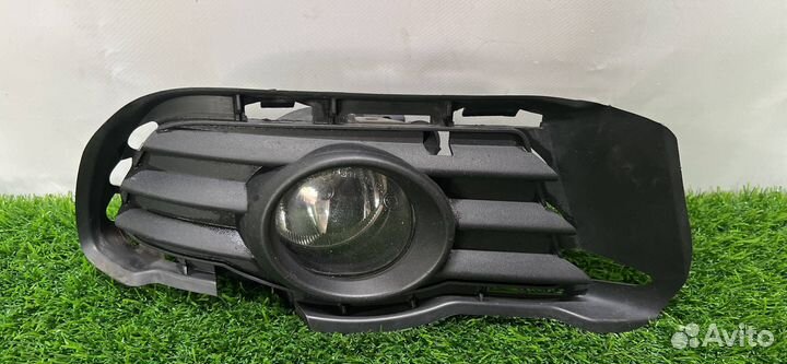 Фара противотуманная правая Mercedes-Benz C-Класс