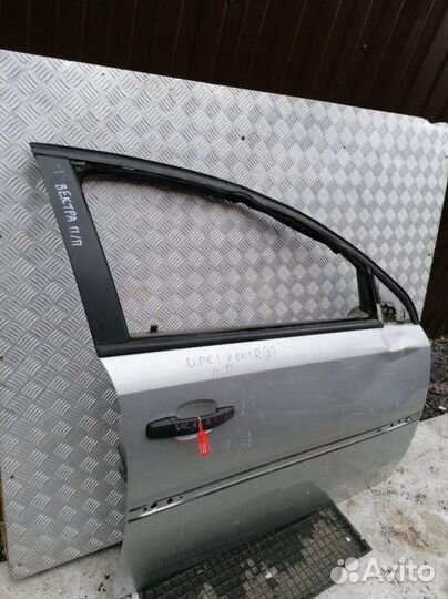 Дверь передняя правая Opel Vectra C 1.8Z18XER