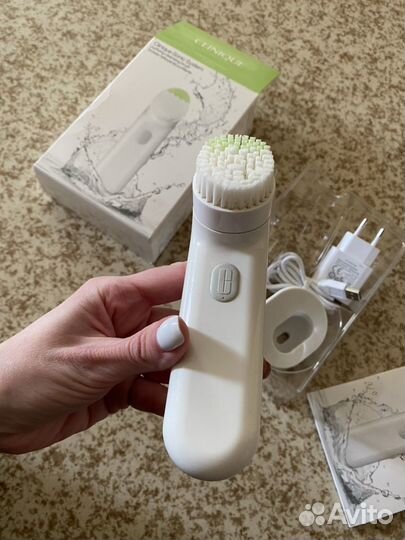 Щетка ультразвуковая для лица Clinique Sonic Syste