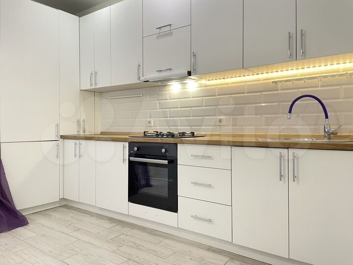 2-к. квартира, 63 м², 16/18 эт.