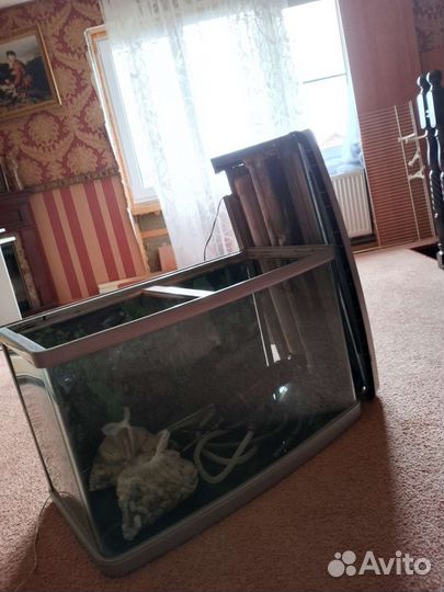 Аквариум со всеми принадлежностями
