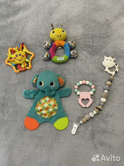 Игрушки для малышей пакетом 0+