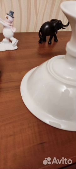 Ваза Фарфоровая на ножке