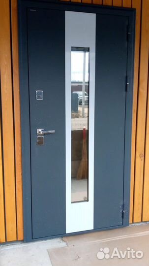 Уличная дверь в дом Новая Люмия