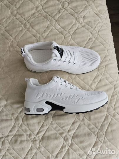 Кроссовки летние