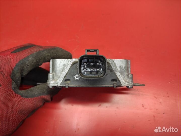 Блок управления бензонасосом Volvo S 80 2