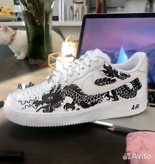 Роспись кроссовок