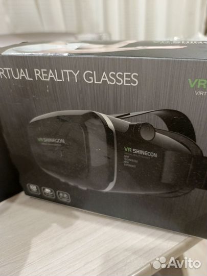 Virtual reality glasses