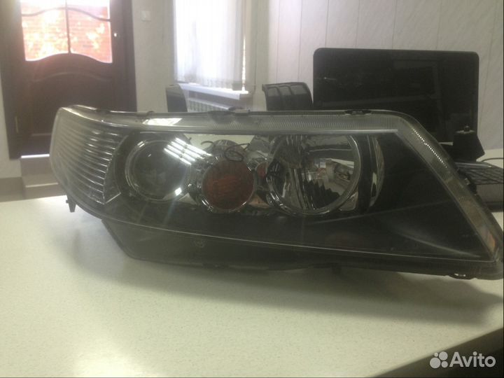 Фара Honda Accord 7