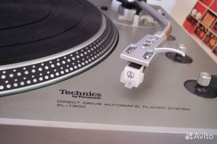 Проигрыватель виниловых пластинок Technics SL-1300