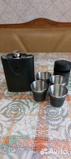 Набор фляжка и стопки