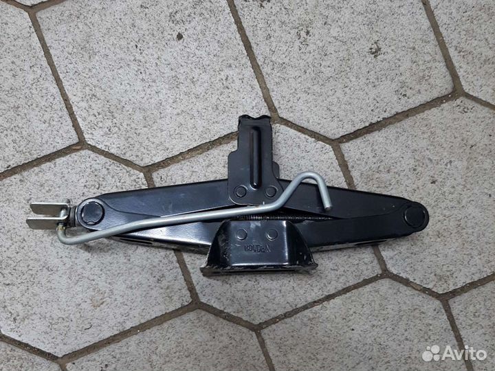 Домкрат Рено Дастер