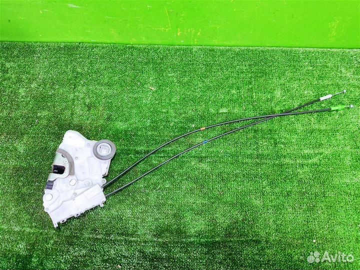 Замок двери передней левой Toyota Yaris P90 2010