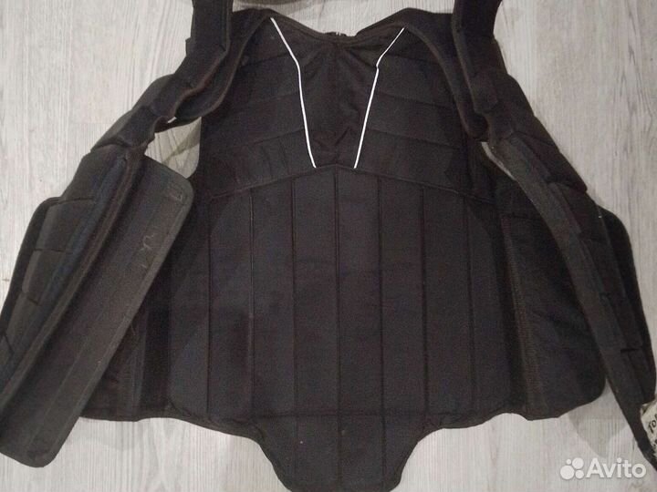 Защитный жилет для конного спорта