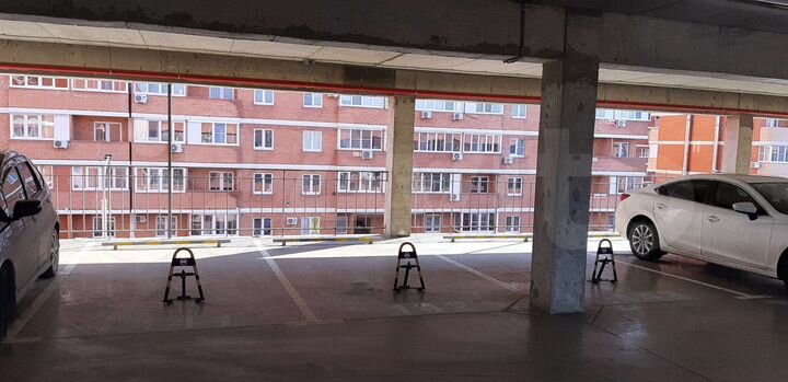 Машиноместо, 14 м²