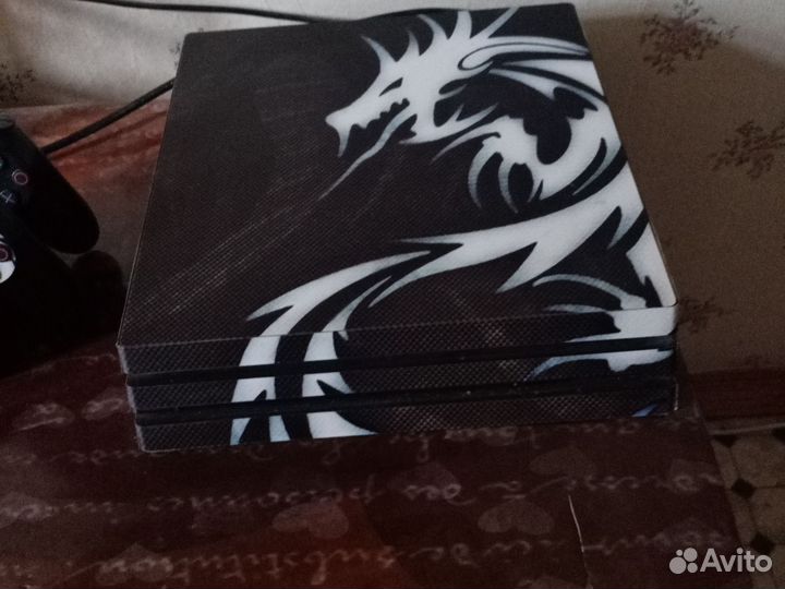 Игровая приставка ps4 pro 1tb