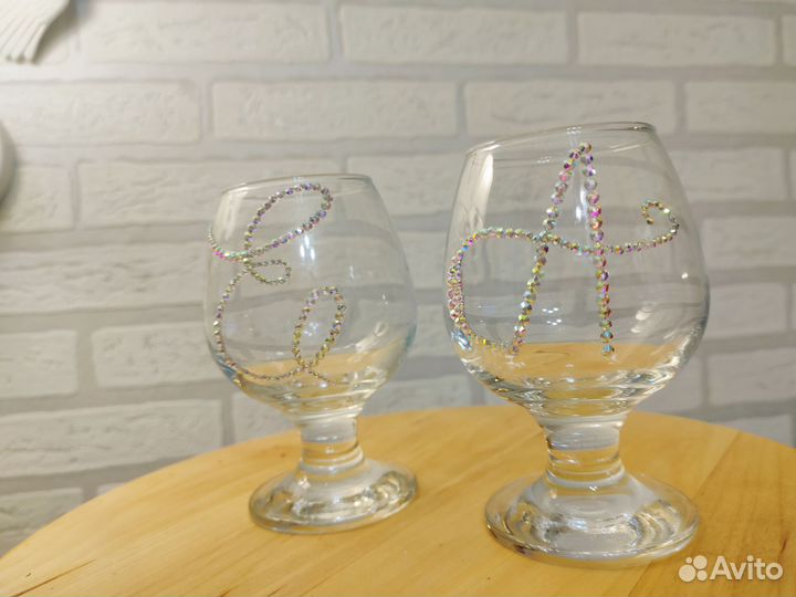 Бокалы с буквами из страз. Подарок. Любимая буква