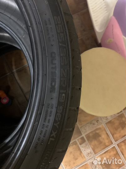 Nokian Tyres Hakka Black 255/35 R19 и 295/30 R19 100Y