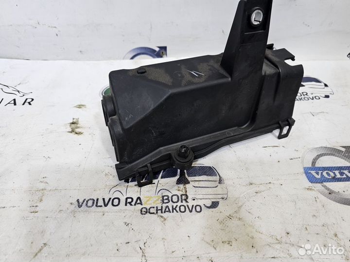 Корпус блока предохраните Jaguar XE X760 2015-н.в