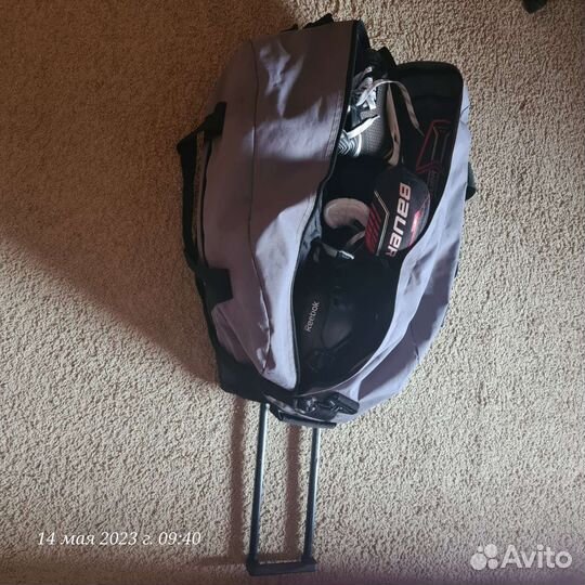 Хоккейная сумка на колёсах