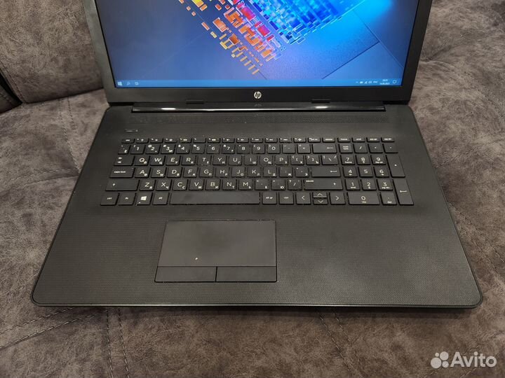 Большой удобный ноутбук для учебы и работы