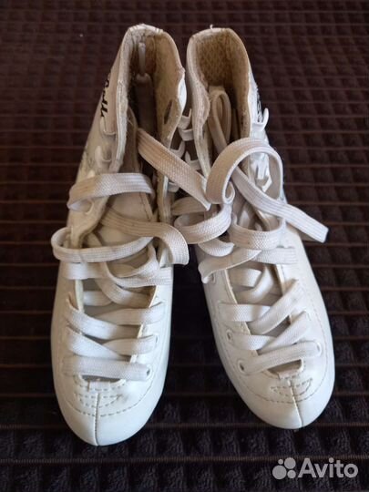 Коньки фигурные