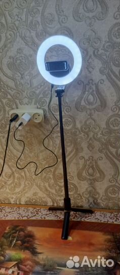 Штатив для телефона с лампой