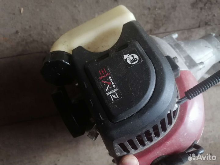 Коса бензиновая