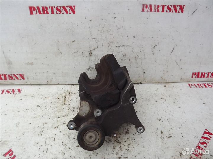 Кронштейн крепление компрессора кондиц. Киа Спорт