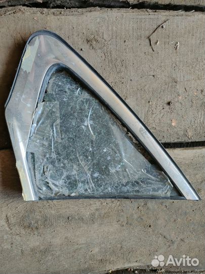 Форточка задняя