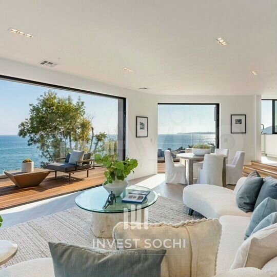 Дом 800 м² на участке 25 сот.