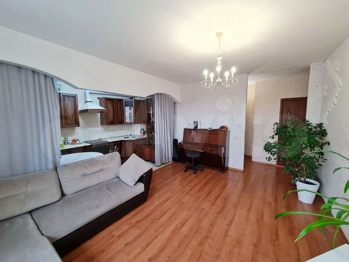 2-к. квартира, 82 м², 8/12 эт.