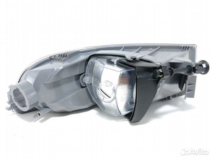 Противотуманная фара левая Skoda Superb 2