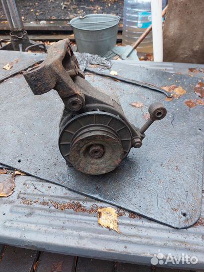 Генератор на mercedes 609д