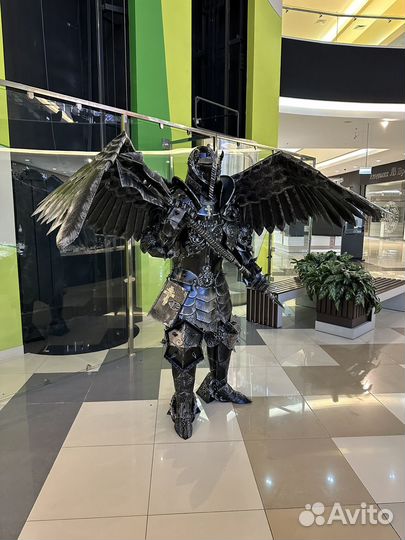 Архангел статуя