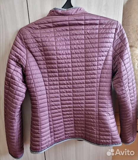 Ветровка женская