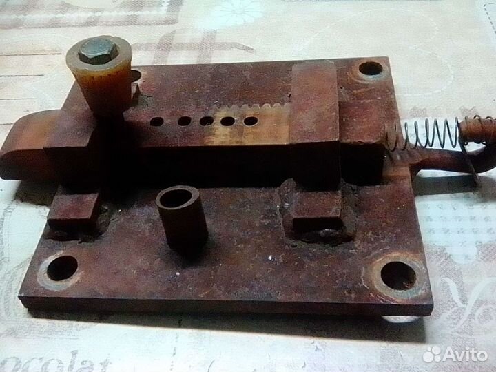 Замок гаражный реечный