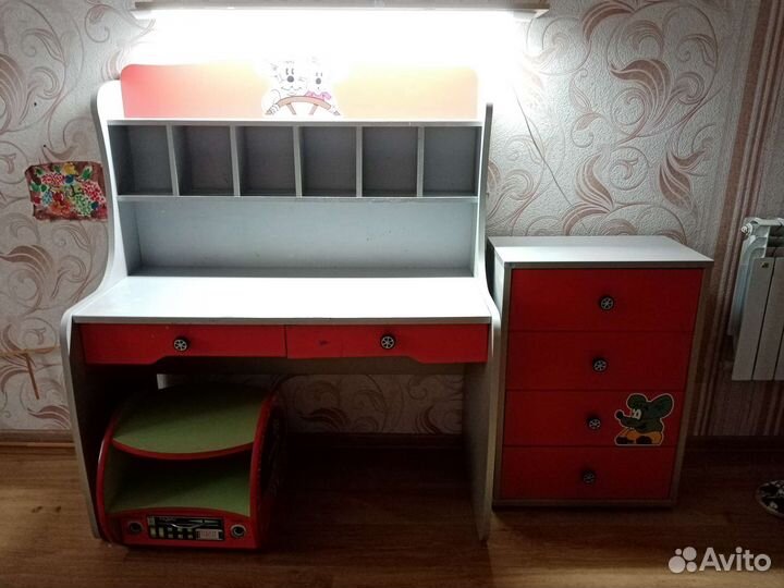Письменный стол с комодом и тумбой