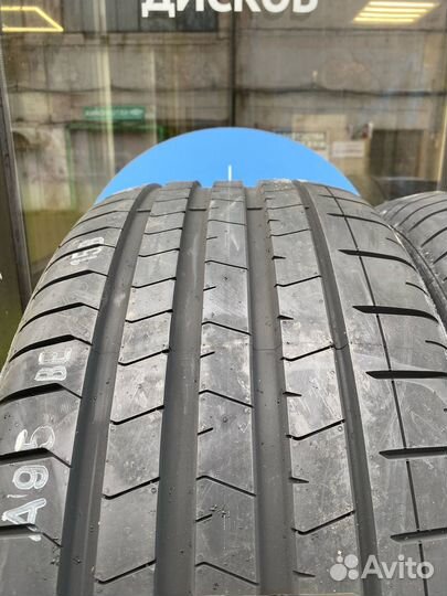 Pirelli P Zero 275/40 R19 101Y