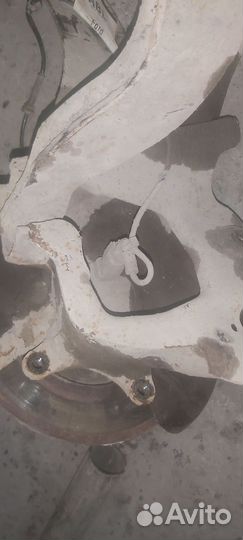 Кулак задний левый всборе ford focus 2