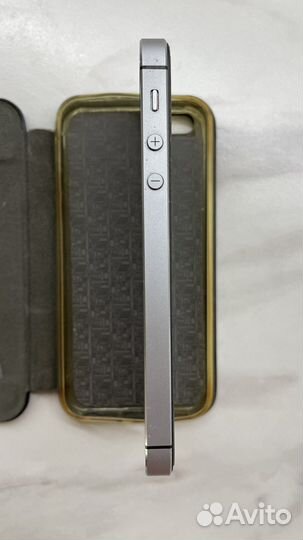 Телефон iPhone 5s