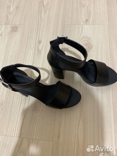 Босоножки hm 38